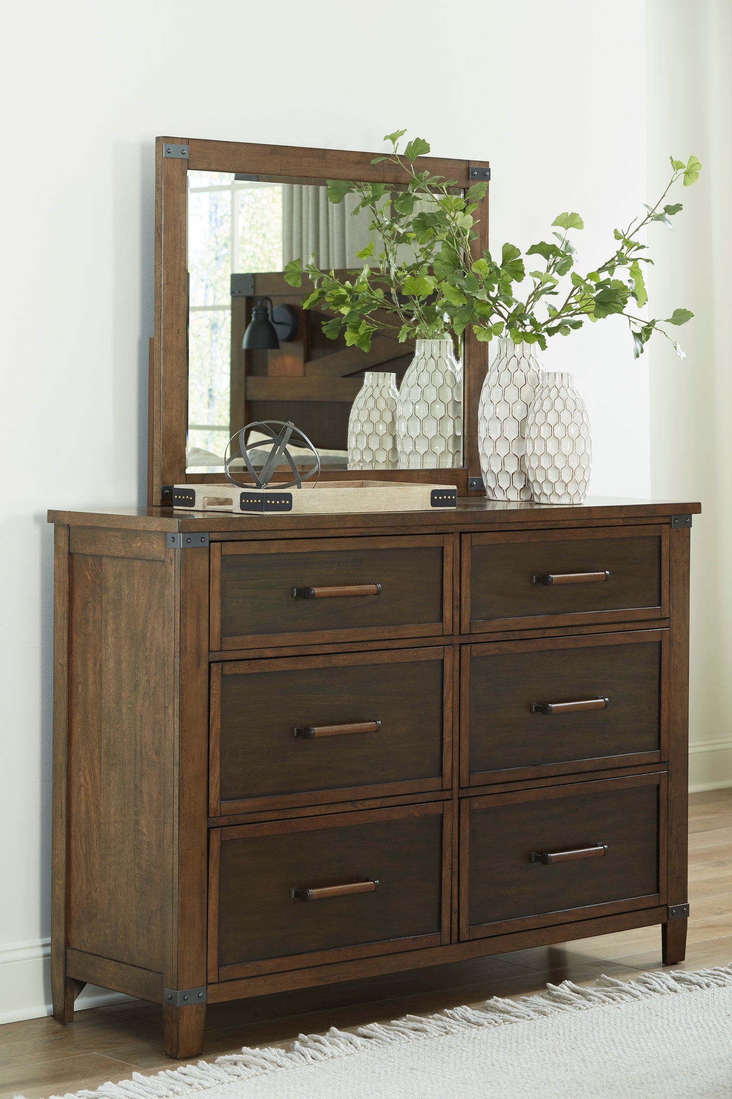 B759 Wyattfield Dresser and Mirror