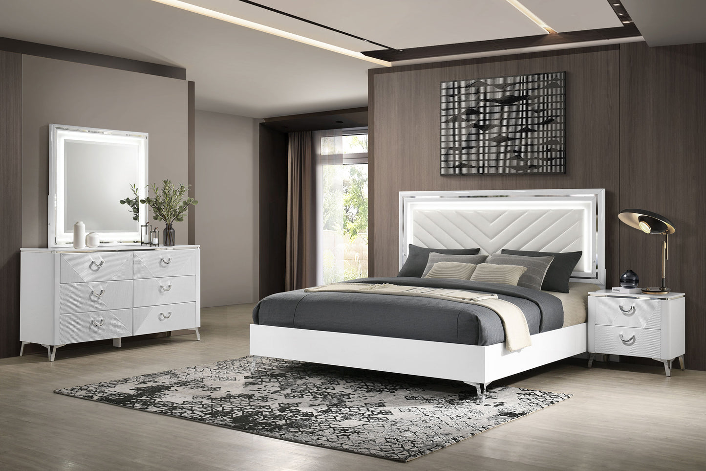 Cassia 4-piece Eastern King LED Bedroom Set White High Gloss