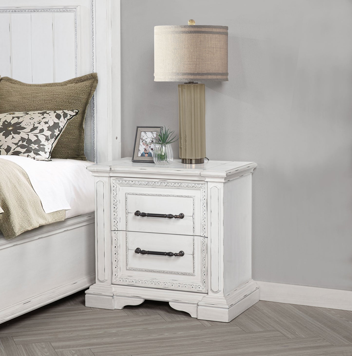 McKinney 2-drawer Nightstand with Dual USB Vintage White